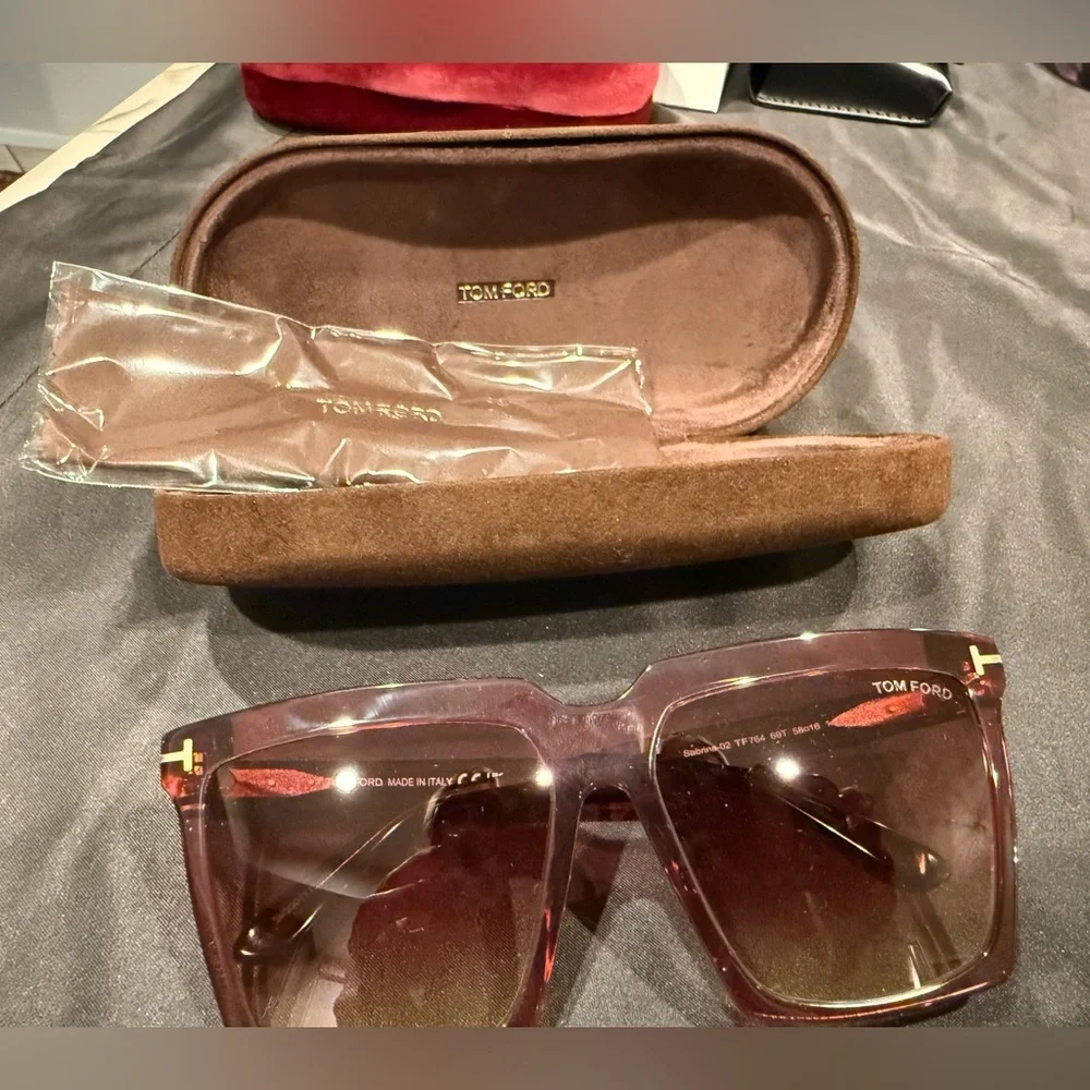 Tom Ford Sabrina-02 (FT0764) sunglasses with case and dusty - Picture 2 of 15